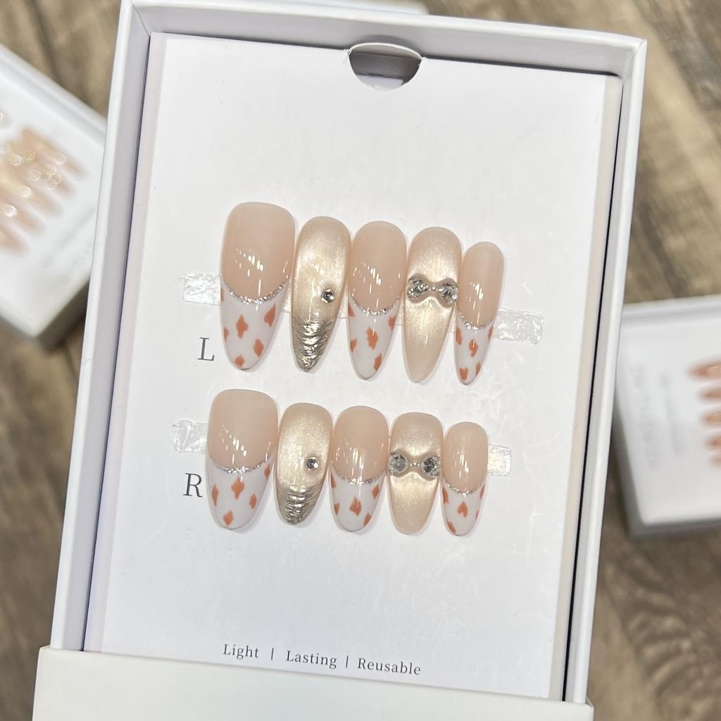 Fresh and Fresh Wear Armor Handmade Butterfly Manicure Cat Eye French Nude Color Wear Armor Film High-end Feeling