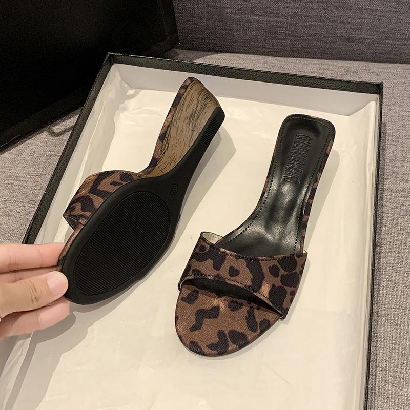 Fashion Summer New Style Women Slipper Fashion Low Wedge Heels Ladies Elegant Slides Open Toe Outdoor Dress Sandals Shoes Zapatos Mujer