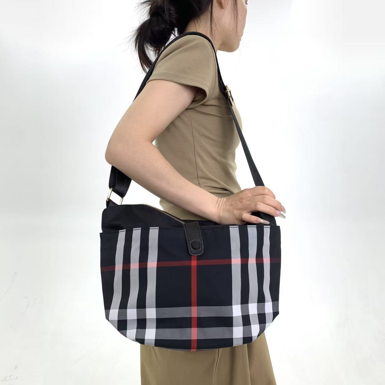 

Vintage Plaid Women S Messenger Bag Large Capacity Personalized Nylon Shoulder Handbag чорний