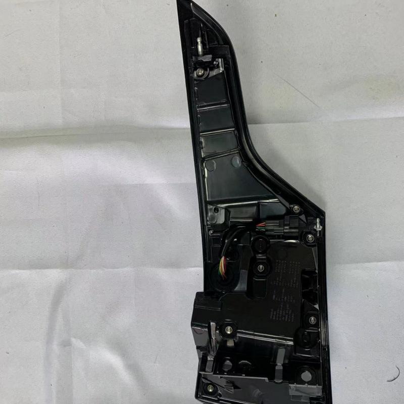 Fits Range Rover Sport 2018 - Land Rover Sport Taillight (LR116471, LR116468)