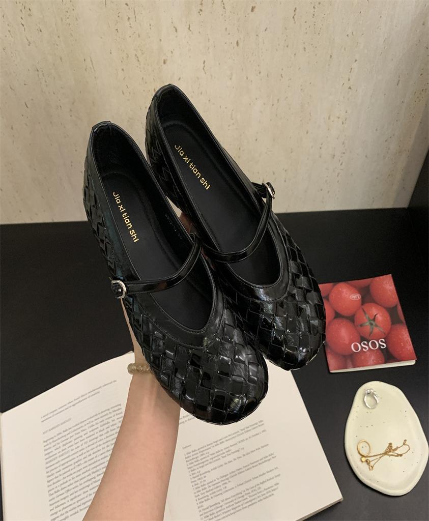 2025 summer new hand-woven Roman shoes square head shallow mouth soft sole word with flat bottom Mary Jane single shoes women