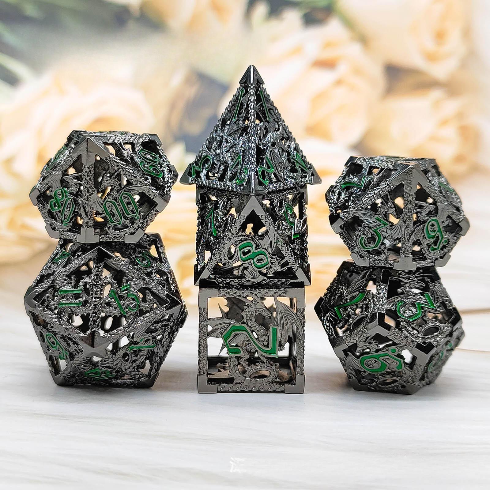 

Набор металлических полых игральных костей DND Dragon - многогранные игральные кости D&D, подходящие для настольной игры Dungeons and Dragons Pathfinder RPG чёрный/зелёный