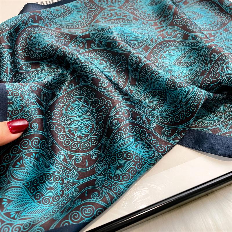 Retro Blue Mulberry Silk Scarf: Versatile Women's Fashion Accessory for Spring and Autumn