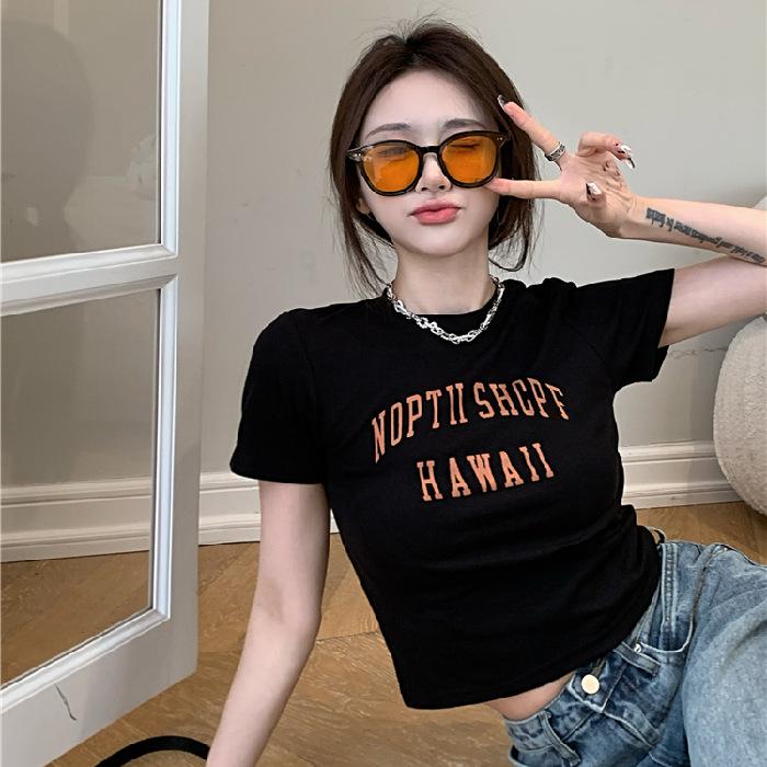 

Черная футболка с короткими рукавами и буквенным принтом для женщин. Модная летняя короткая облегающая базовая рубашка для девушек. XL