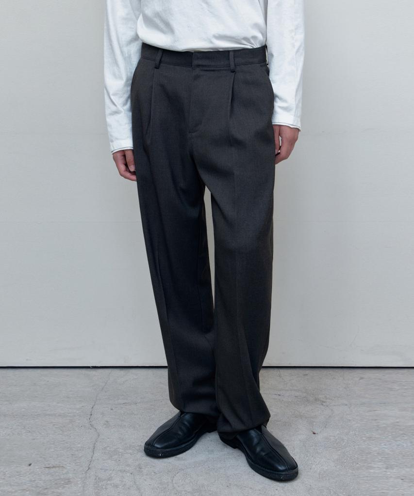 WEDNESDAY OASIS Single-Pleat Semi-Wide Slacks_Charcoal(Wcb6Pt05)