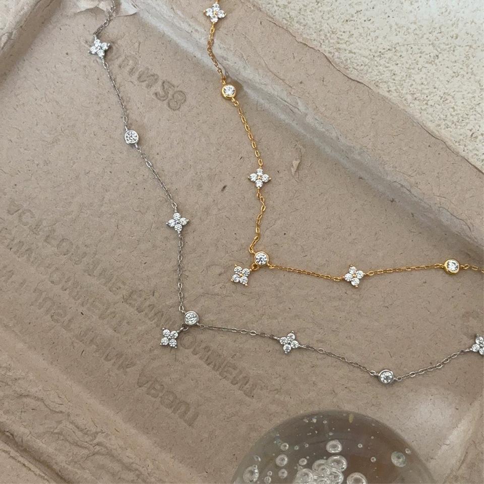 Yupsk Inlaid Zircon Four-leaf Flower Chain Necklace for Women New Niche Light Luxury Fashion Collares Choker Accessories