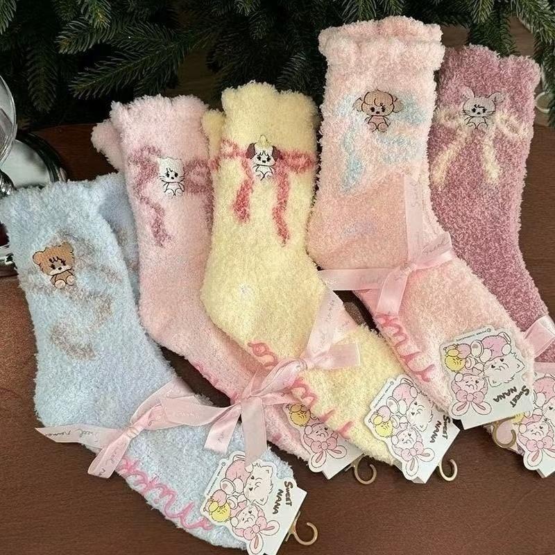 Cute Coral Fleece Mid Calf Thick and Fleece Lined Warm Fluffy Socks Women in Winter Sleep Home Floor Socks for Postpartum Women One Size