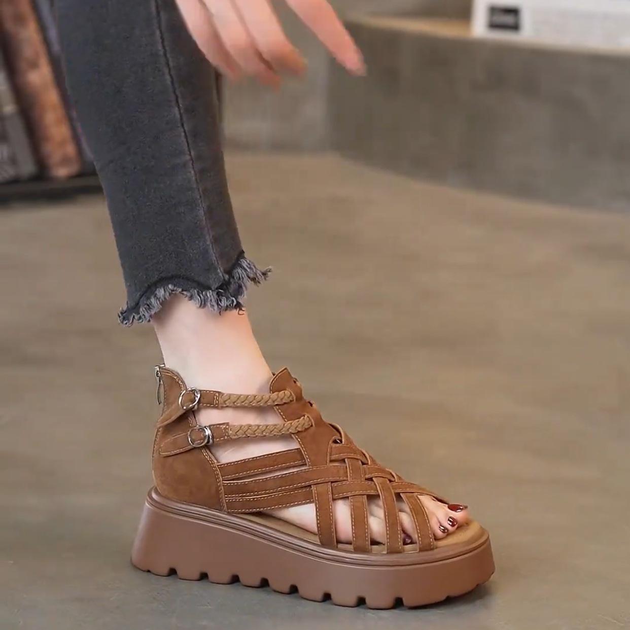 

Popular retro thick-soled Roman sandals women s 2025 summer new lightweight hollowed-out small height-increasing woven sandals 40 коричневый