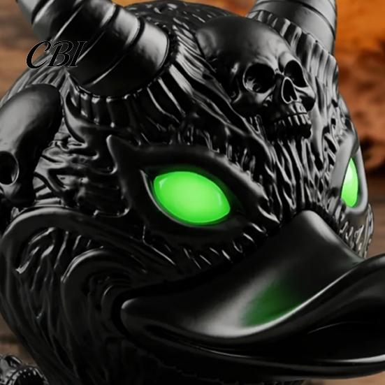 Artisanat en Résine Sculpté à la Main Ornement Diable Squelette Canard Gothique, Figurine Noir Mat, Art en Relief Vignes Yeux Verts Horreur Ornement pour Fête d'Halloween