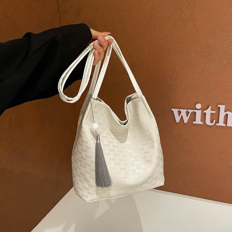 Large Capacity Summer New Temperament Casual Retro Commuter Bag Bucket Bag Women's Fashion Women's Bag