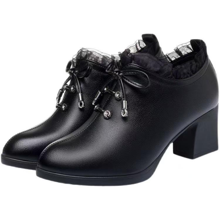 Туфли для мам Новые туфли Балетки Мягкая подошва Кожаные туфли Для среднего и пожилого возраста Кружевная женская обувь 40 чёрный 1960₽