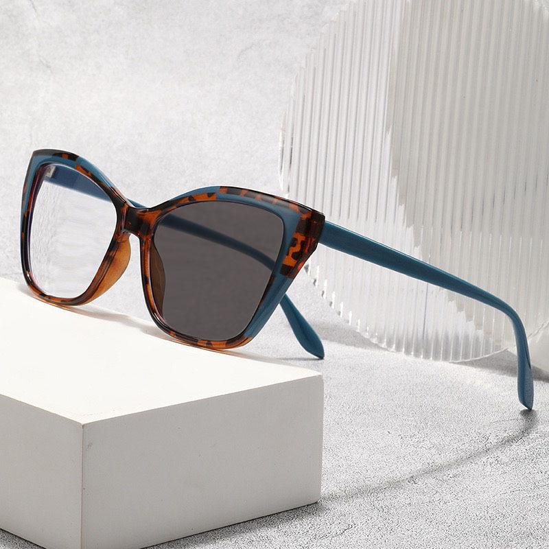 Color Collision Anti Blue Light Photochromic Myopia Glasses for Women's Fashion Cat Eye Oversize Frame Near Sighted Eyeglasses