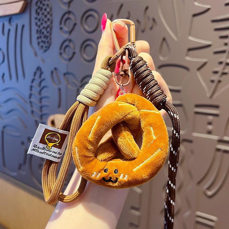 

Creative Miu-Style Lye Bread Keychain: Cute Handcrafted Couple Pendant, Small Gift