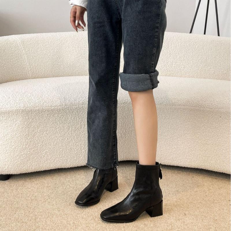 Women's Hand-scratched Short Boots, Thick Heel, Waterproof Table, Thick Bottom and Large Tube Circumference.