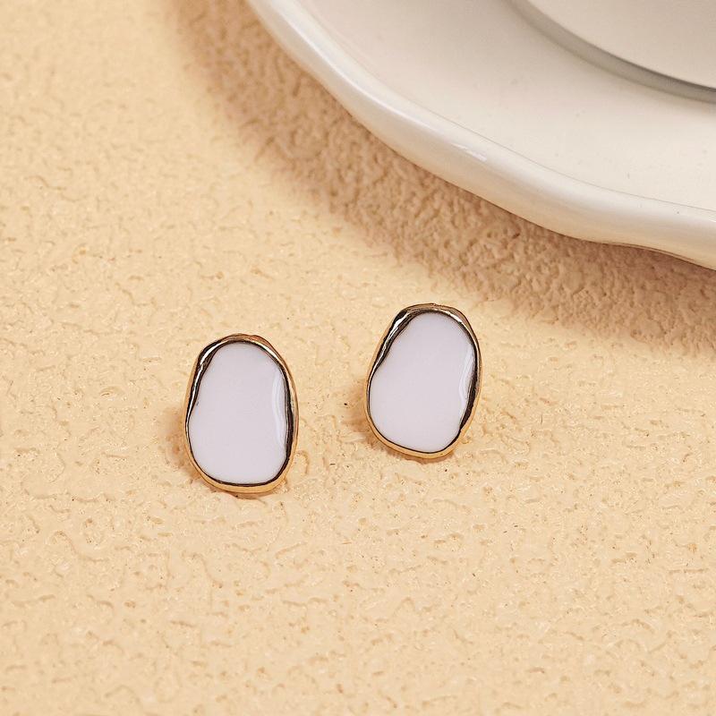 S925 Silver Needle Korean Geometric Black Earrings - Retro Hong Kong Style, Light Luxury Design