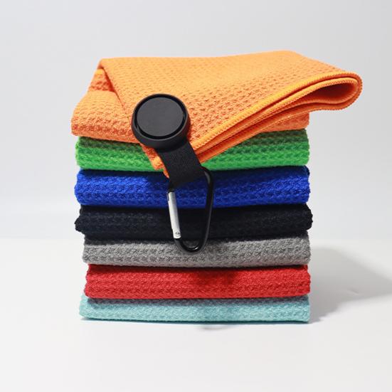Magnetic Microfiber Golf Towel with Carabiner Quick Drying Absorbent Sports Towel Waffle Pattern Golf Club Ball Cleaning Cloth Golf Accessories Golfer