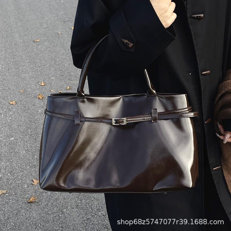 Retro oil wax pitot bag women's 2025 tide autumn and winter popular casual versatile handbag large capacity shoulder bag