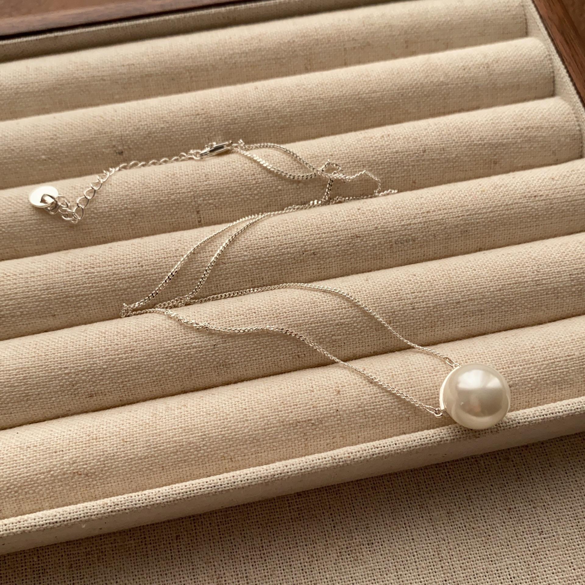 Light luxury minimalist pearl pendant necklace Light luxury niche design Large pearl sweater chain Collarbone chain Fashion necklace