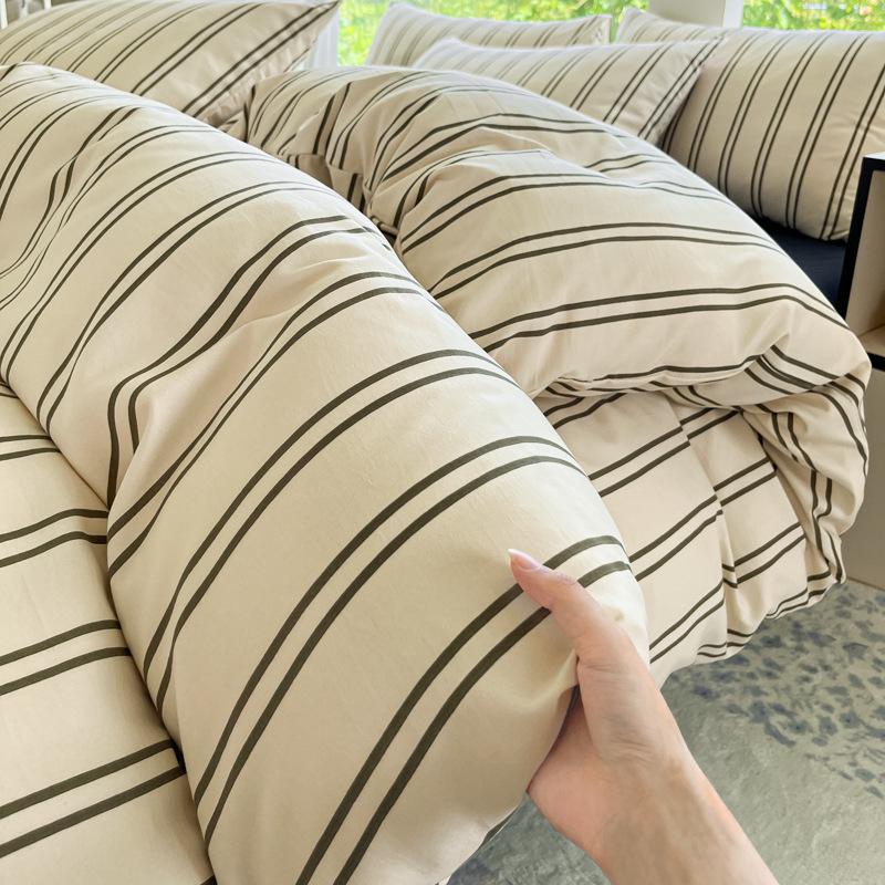 

Japanese Nordic Plaid Cotton Bedding Set: Single/Double, 3-4 Piece Options, Suitable for Dorms Small 1.5m Duvet 3-piece