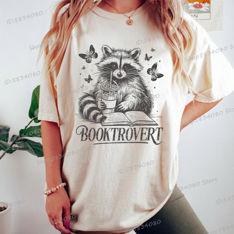 Funny Reading Raccoon Graphic T Shirts Women Booktrovert Essential Classic Tops Casual Book Lover Gift Tee Retro Bookish Clothes