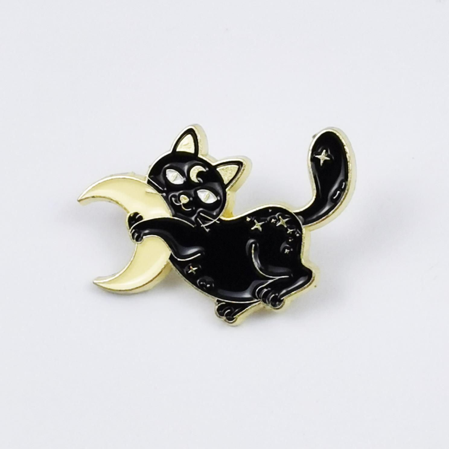 Personalized Black Cat Hugging Sun & Moon Brooch: Creative, Cute Fashion Accessory