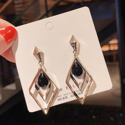 Nuevos Pendientes Geométricos de Diamante Retro - Estilo Coreano, Accesorio de Mujer Moderno y Versátil.