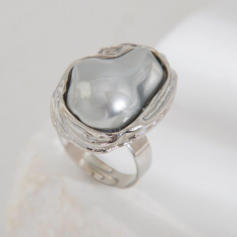 

Asymmetrical Baroque Shaped Imitation Pearl Ring Fashion Retro Stylish Fashion Model Photo Taking Forefinger Ring Gray Silver