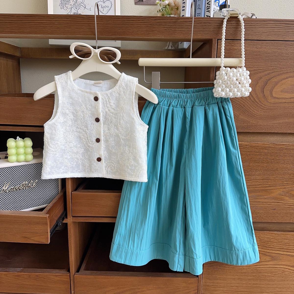 

Girls Sleeveless Korean-Style Vest & Long Pants Set Size 100