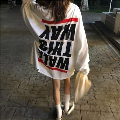 Vintage Übergroße T-shirts Frauen Streetwear Koreanische Mode Brief Drucken T-shirt Tees Weiß Langarm Tops Kpop
