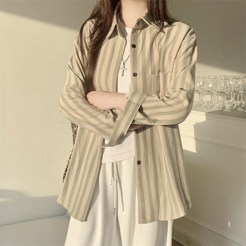 The Real Shot Is Not Reduced, and the Striped Simple Lapel Shirt Is Trendy for Women's Autumn New Casual Pocket Medium and Long-sleeved Tops.