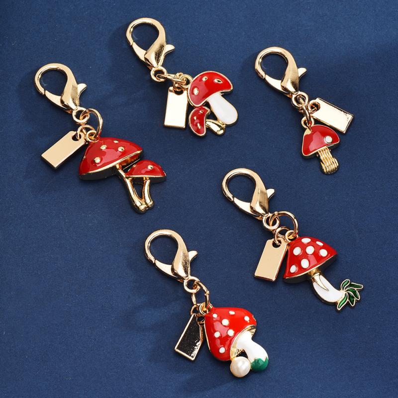 Exquisite High-End Strawberry Mushroom Keychains For Women Bag Pendant Charm Car Keyring Jewelry Gift Decoration Accessories