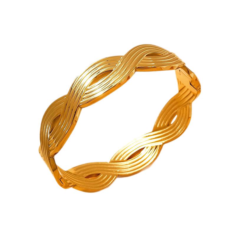 European & American Style Women's PVD Gold-Plated Twist Chain Bracelet - Titanium Steel Light Luxury Jewelry