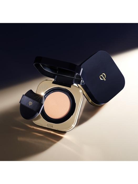 Cle de Peau Beaute Radiant Cushion Foundation Natural / Natural M