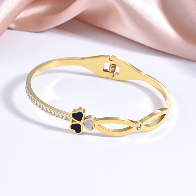 2026 Summer New Open Bracelet Sweet Sparkling Square Diamond Jewelry Love Does Not Fade Bracelet