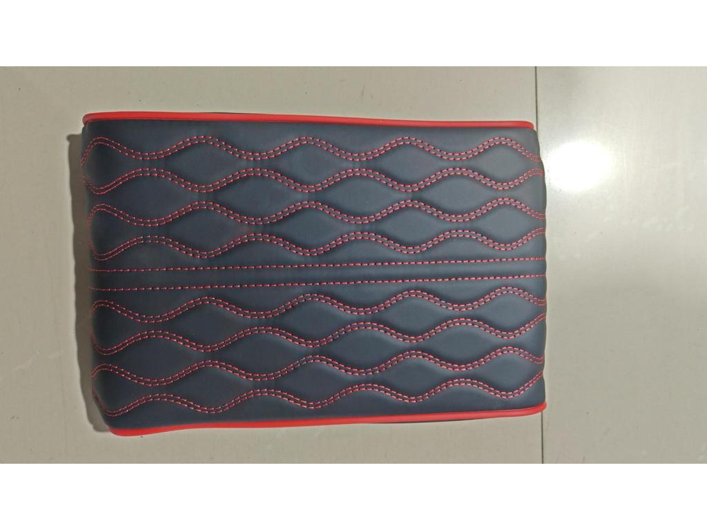 Univerzální loketní podložka do auta z paměťové pěny