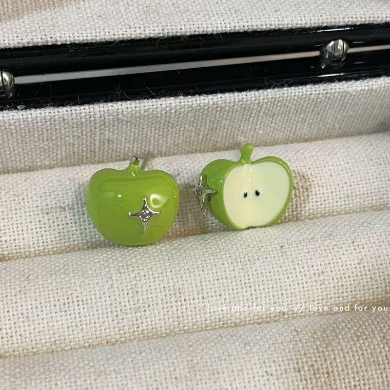 Elegant Red Heart Drop Earrings for Women Exaggerated Resin Large Love Round Ear Buckle Earrings Vintage Jewelry Accessories