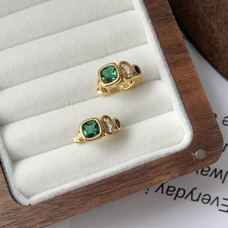 French Emerald Zircon Geometric Ear Cuffs: Trendy, Elegant Court-Style Earrings for a Versatile Fashion Statement