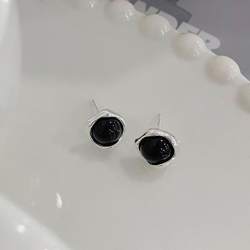 Black Agate Earrings with Personality, Versatile and High-end Temperament Earrings New Simple Earrings