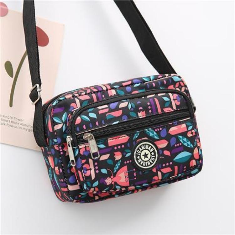 Korean Version Women's Shoulder Bag Sports and Leisure Bag Nylon Canvas Bag Multifunctional Crossbody Bag