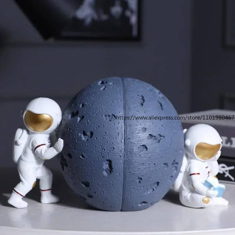 Unique European Style Book Stand with Astronaut Figurine for Office Desk Accessories
