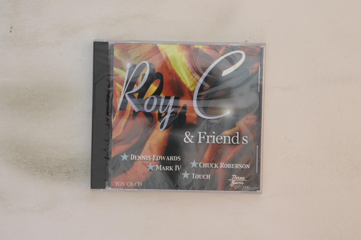 

CD VARIOUS - Roy C & Friends TGS126CD Three Gems US Soul/Funk Used