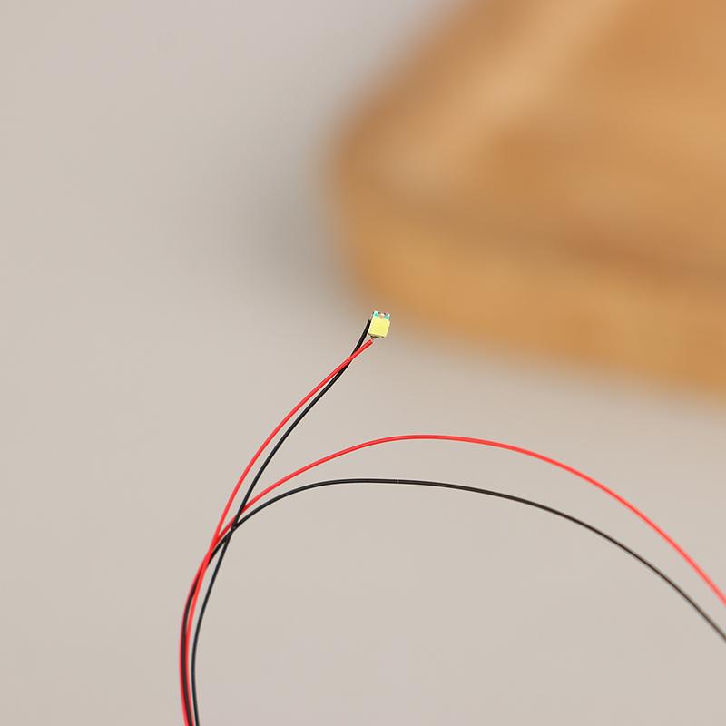 10 Peças 0805 LED Piscante Lâmpada SMD Micro Fio Litz LED Pré-Soldado Chip Com Fio 30Cm 3V Modelo Ferroviário Brinquedo Luz DIY Cabos