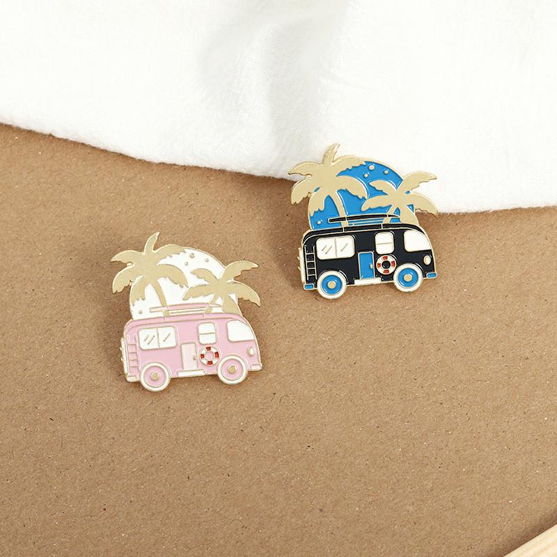 Creative Minimalist Design Mini Rv Shaped Brooch Unique Coconut Tree Pin Accessory