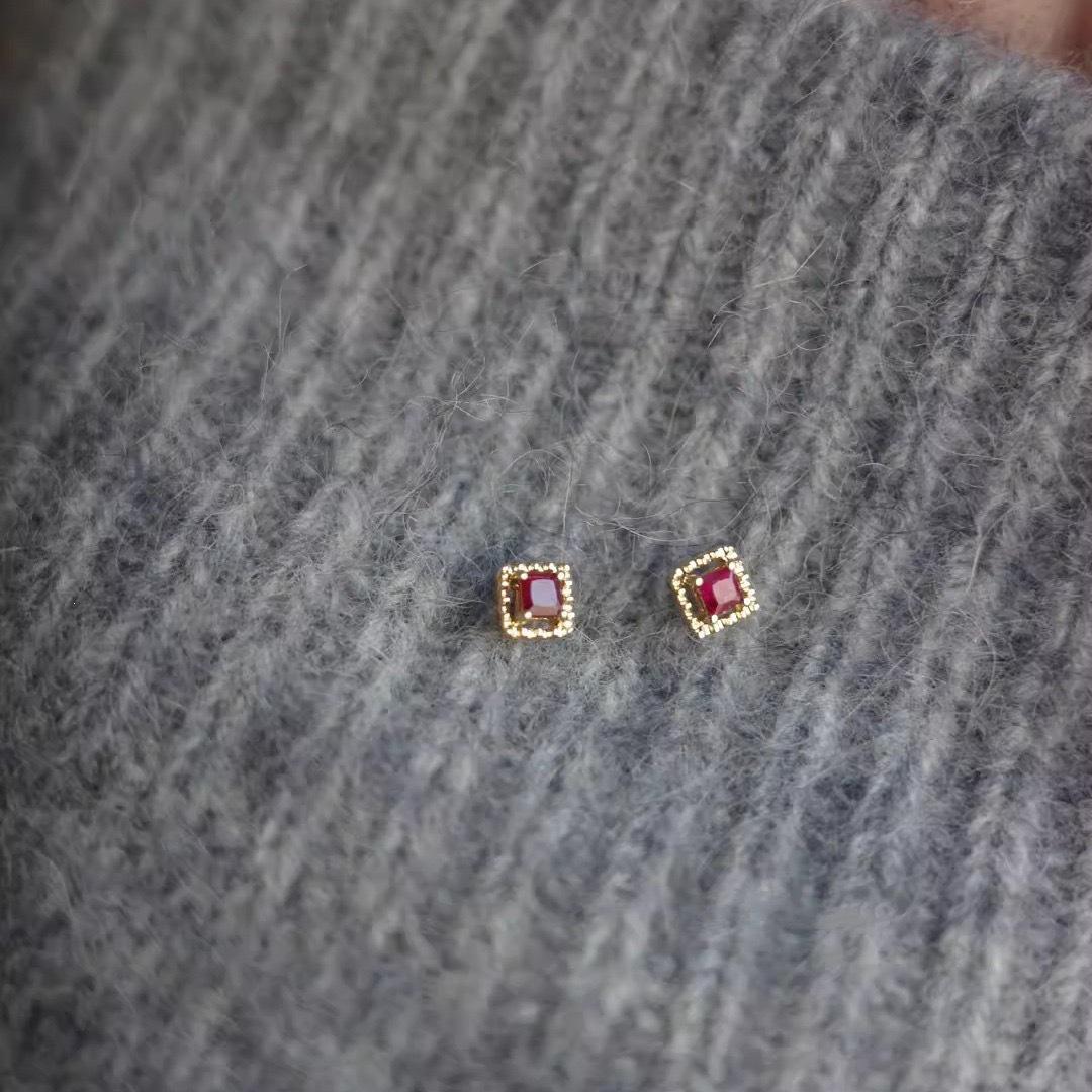 Versatile Mini Red Zirconia Stud Earrings: S925 Sterling Silver, 18K Gold-Plated, Exquisite Niche Design Platinum Pair (includes earring backs)