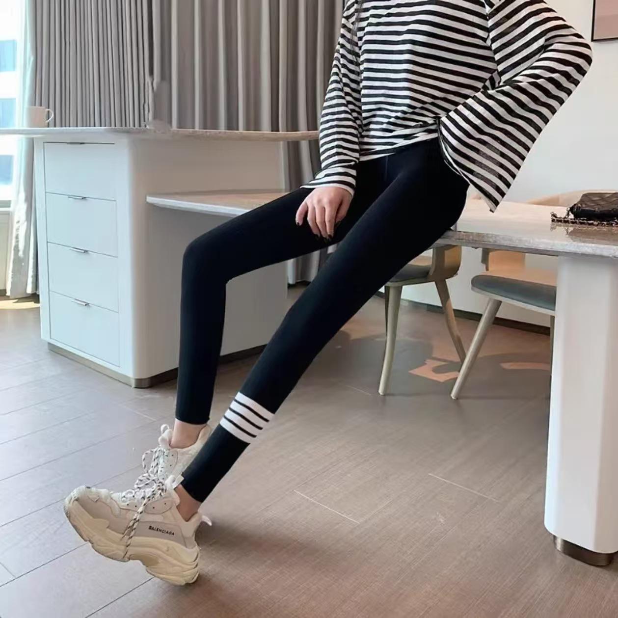 

2025 New Style Plus Size High Waist Fluffy Leggings for Women - Slimming Warm Outerwear for Spring and Autumn. XL for 110-135 Jin