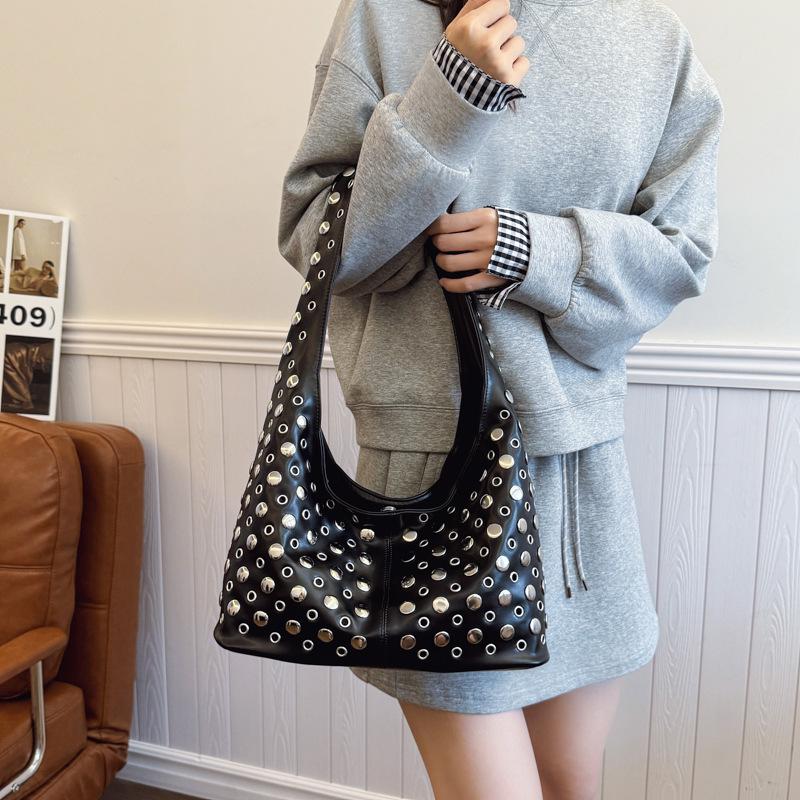 2025 Trendy Polka Dot Nýtovaná Taška přes Rameno – Módní Evropský a Americký Styl Tote