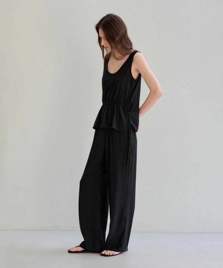The Ello Airy Linen Blend Elastic Waist Pants (Black)