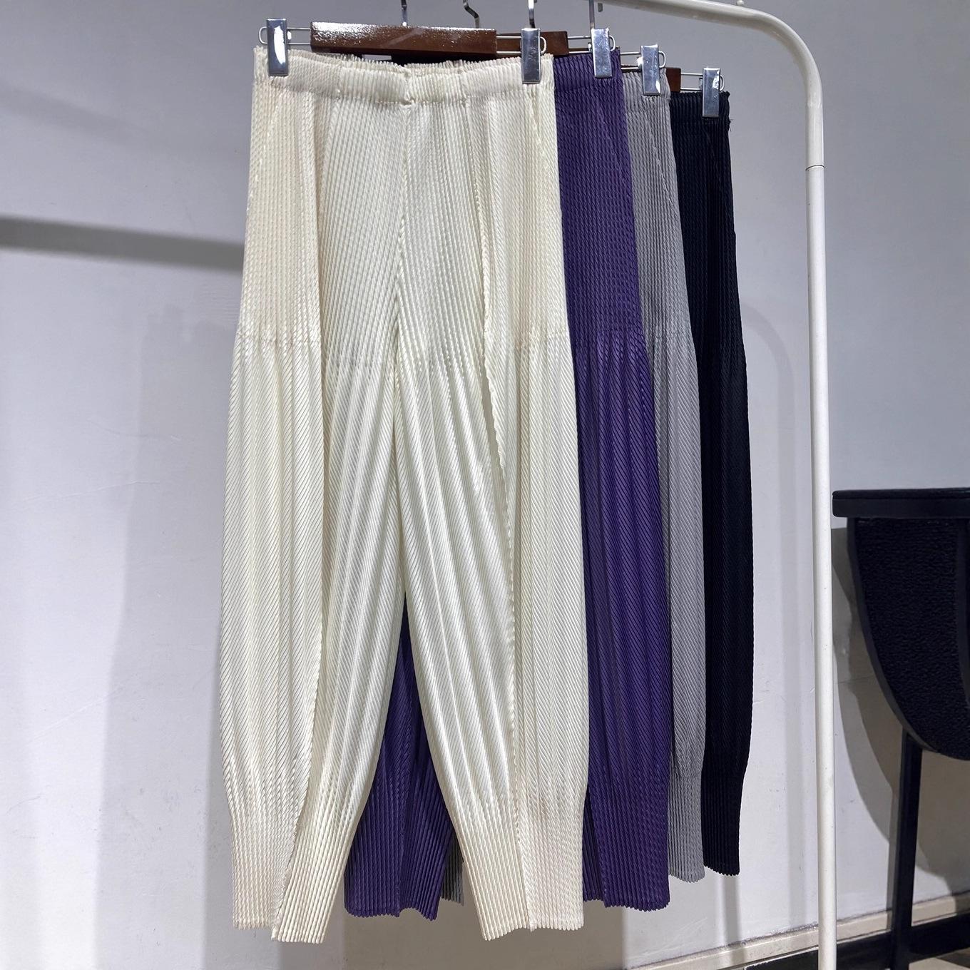 2026 Spring Women s Miyake-Style Pleated Harem Pants: Loose, Slimming, and Elastic Waist Casual Wear One Size