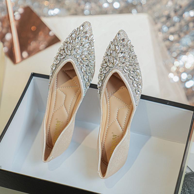 Large size single shoes women's summer 2025 new Korean version gentle pointed rhinestone flat bottom soft sole temperament fairy bridesmaid shoes