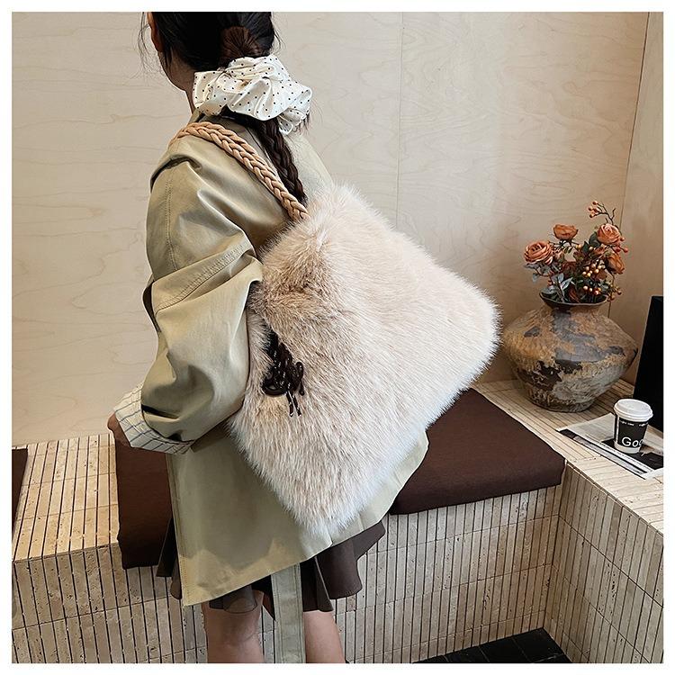 New Women's Shoulder Bag Plush Bag